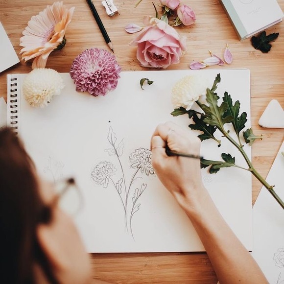 August Poppy Birth Flower Minimal Charm Necklace - Picture 3 of 12